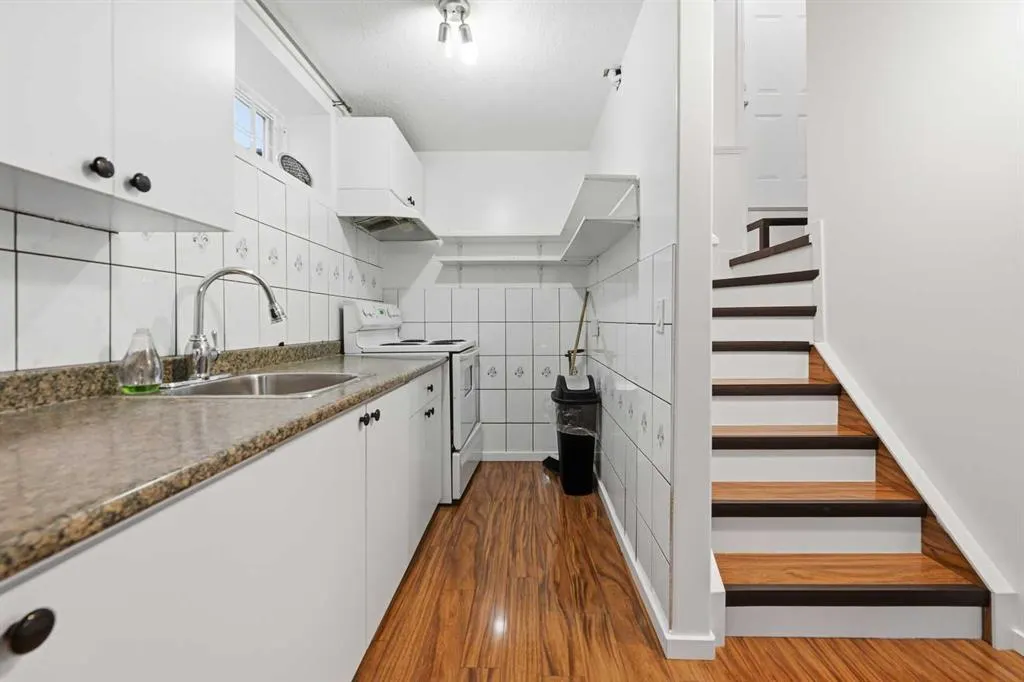 53 Martha's Place NE