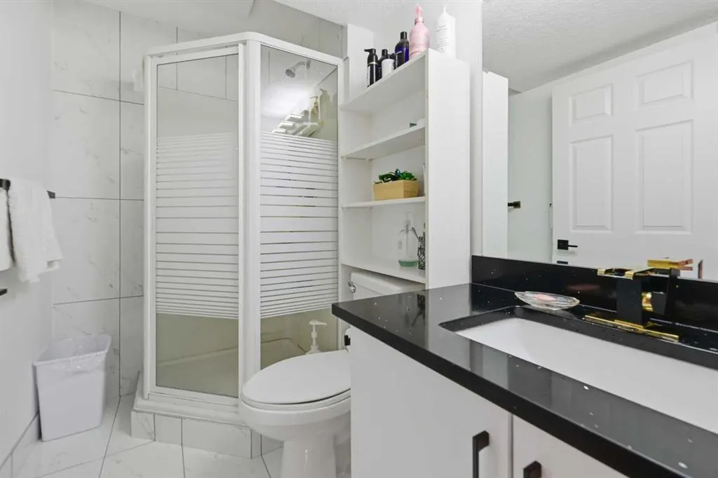 53 Martha's Place NE