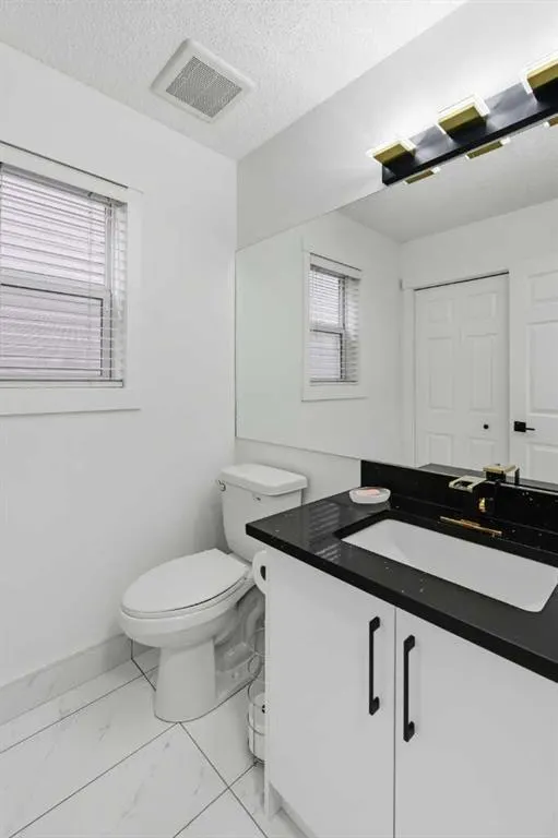 53 Martha's Place NE