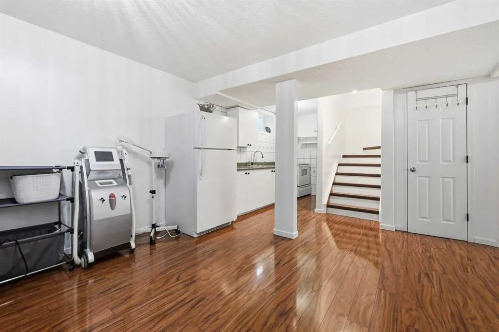 53 Martha's Place NE