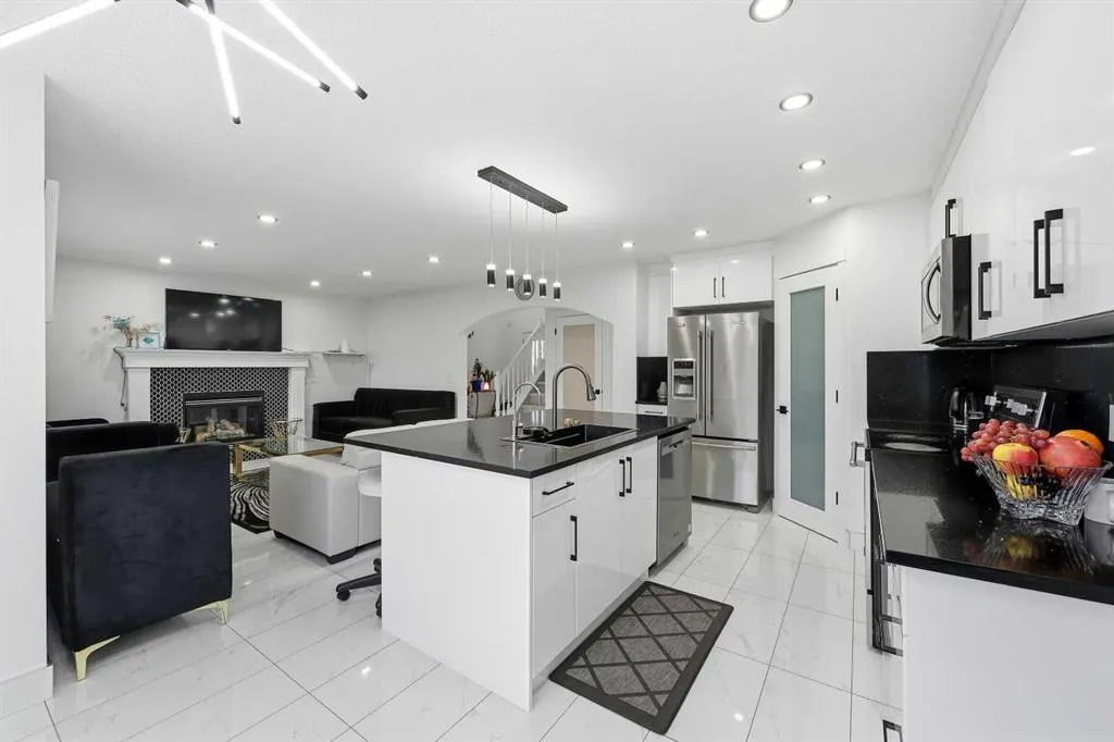 53 Martha's Place NE