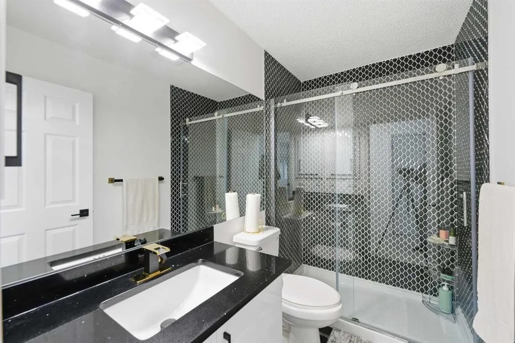 53 Martha's Place NE