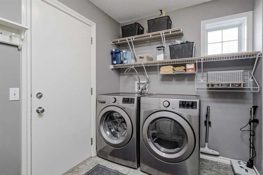 177 Douglas Glen Manor SE