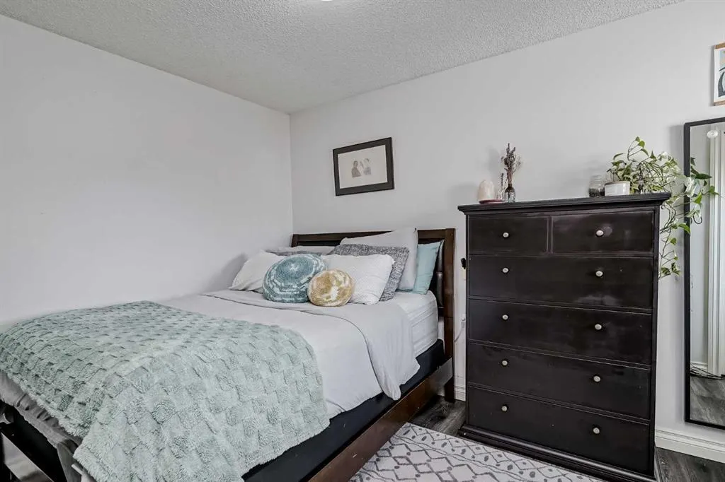 177 Douglas Glen Manor SE