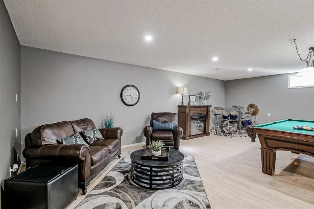 177 Douglas Glen Manor SE