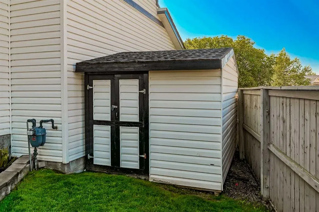 177 Douglas Glen Manor SE