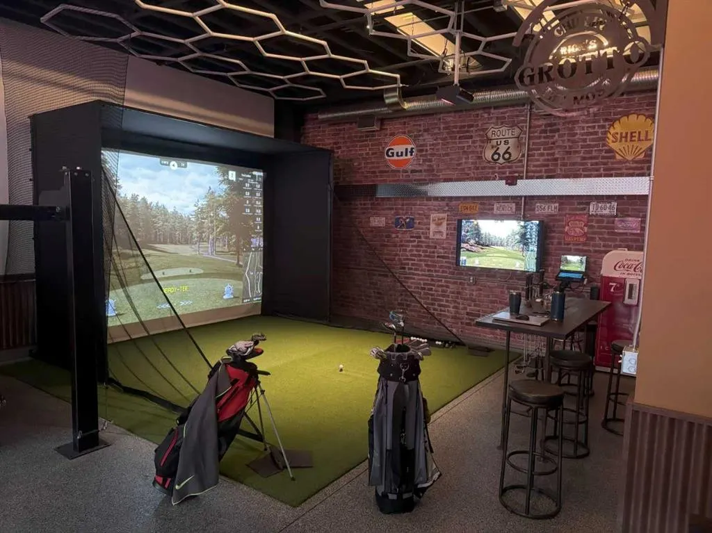 25 Southbank Crescent, #18 & 26