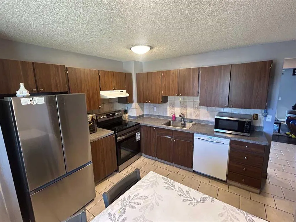 20 Falbury Crescent NE, #161