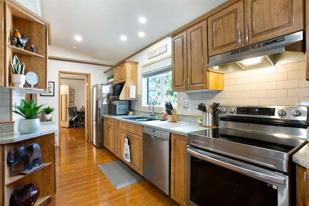 99 Arbour Lake Road NW, #264