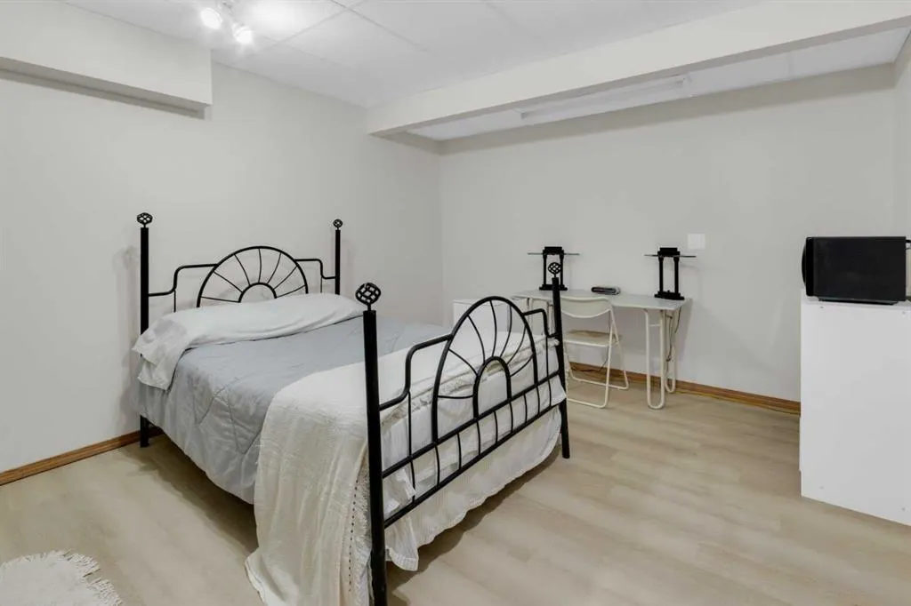 50 Christie Gardens SW