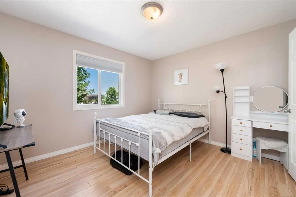 152 Royal Oak Gardens NW