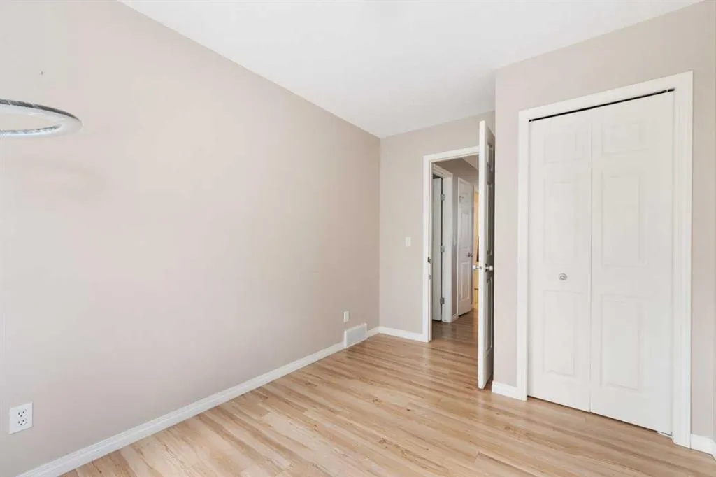 152 Royal Oak Gardens NW