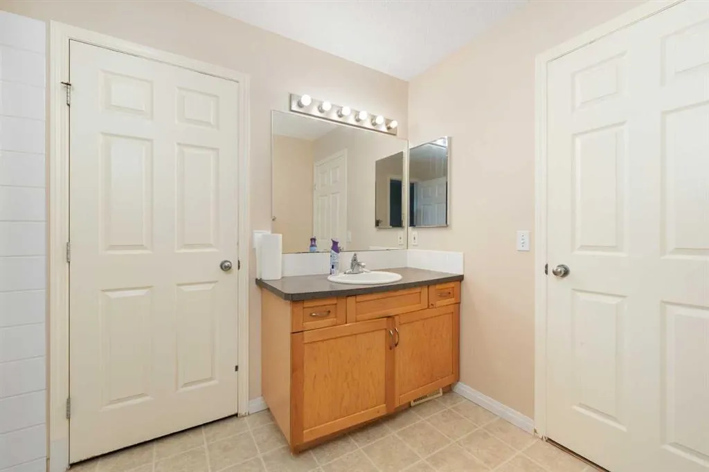 152 Royal Oak Gardens NW