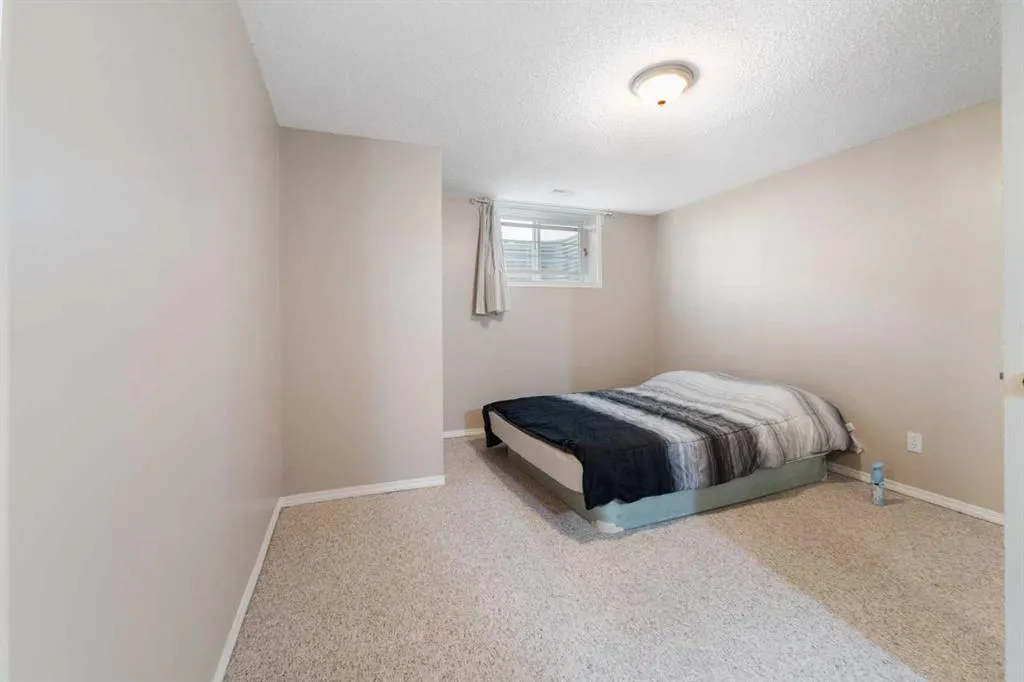 152 Royal Oak Gardens NW