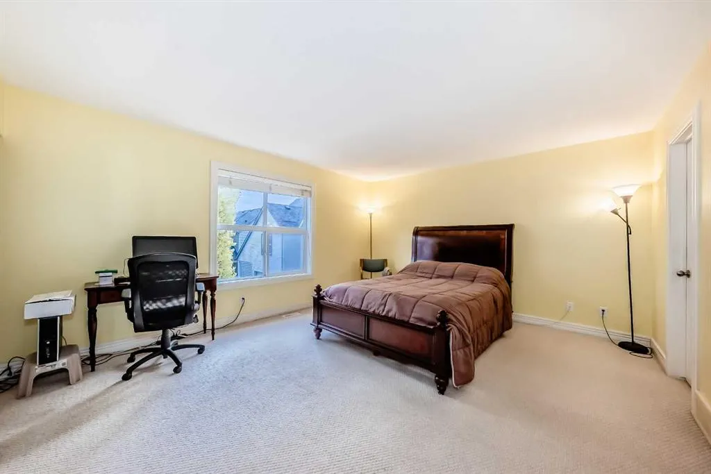 187 Bridlewood View SW