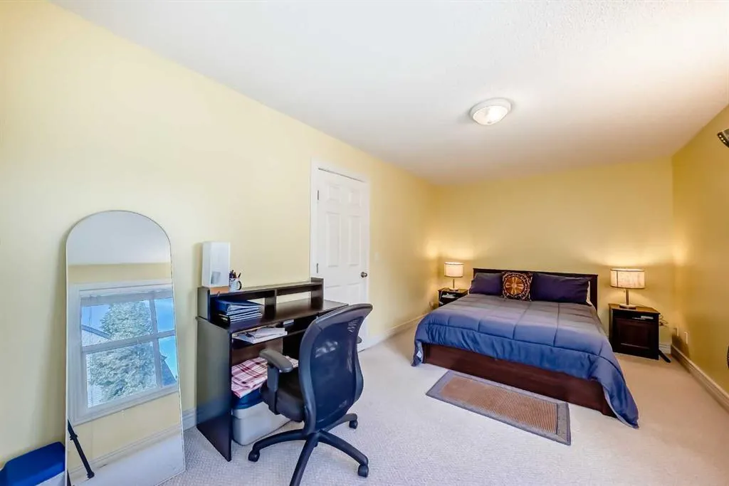 187 Bridlewood View SW