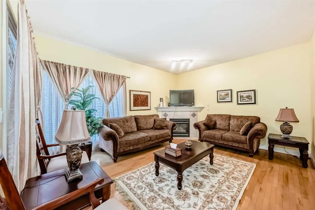 187 Bridlewood View SW