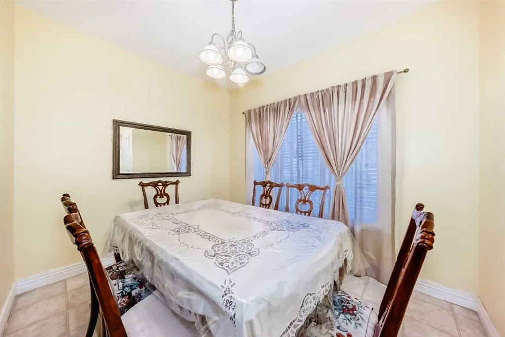 187 Bridlewood View SW