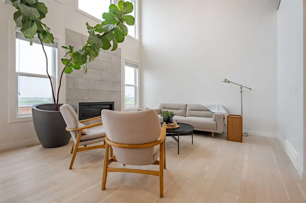 2148 Ravensdun Crescent SE