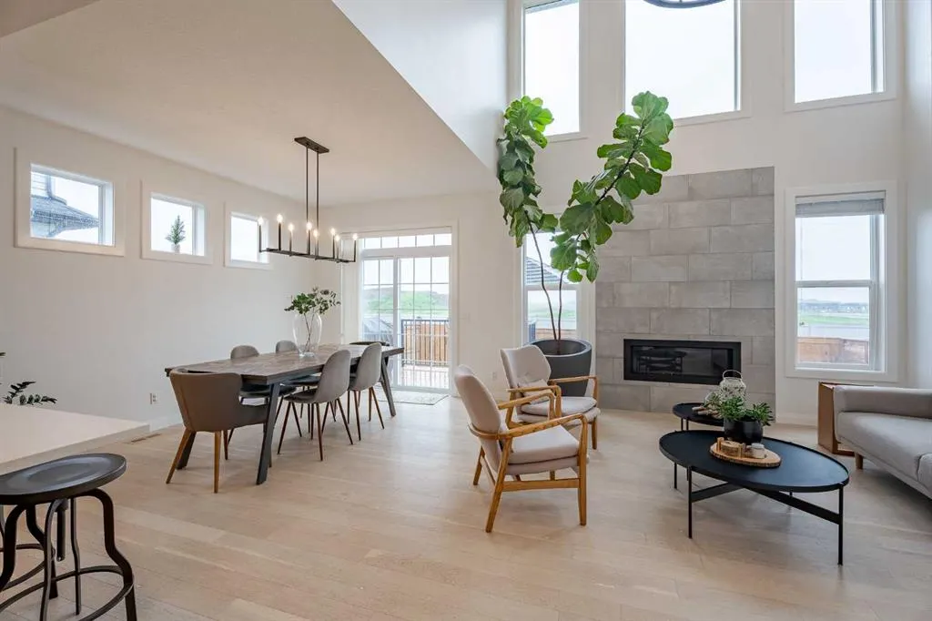 2148 Ravensdun Crescent SE