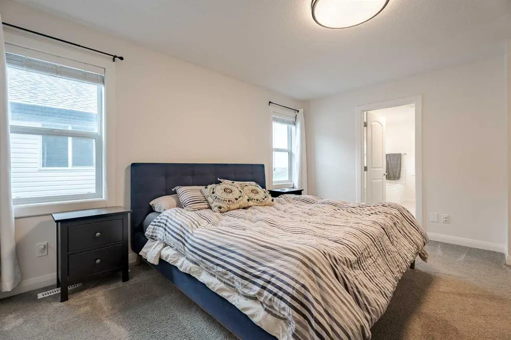 2148 Ravensdun Crescent SE