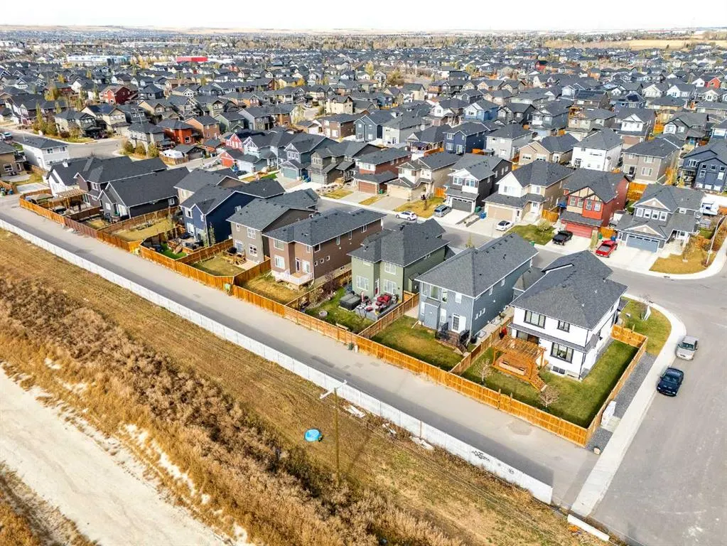 2148 Ravensdun Crescent SE