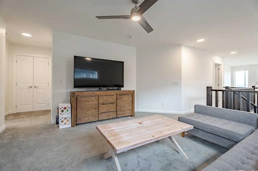 2148 Ravensdun Crescent SE