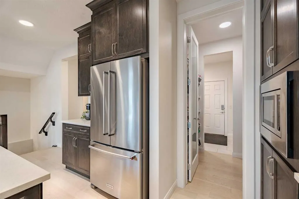 2148 Ravensdun Crescent SE