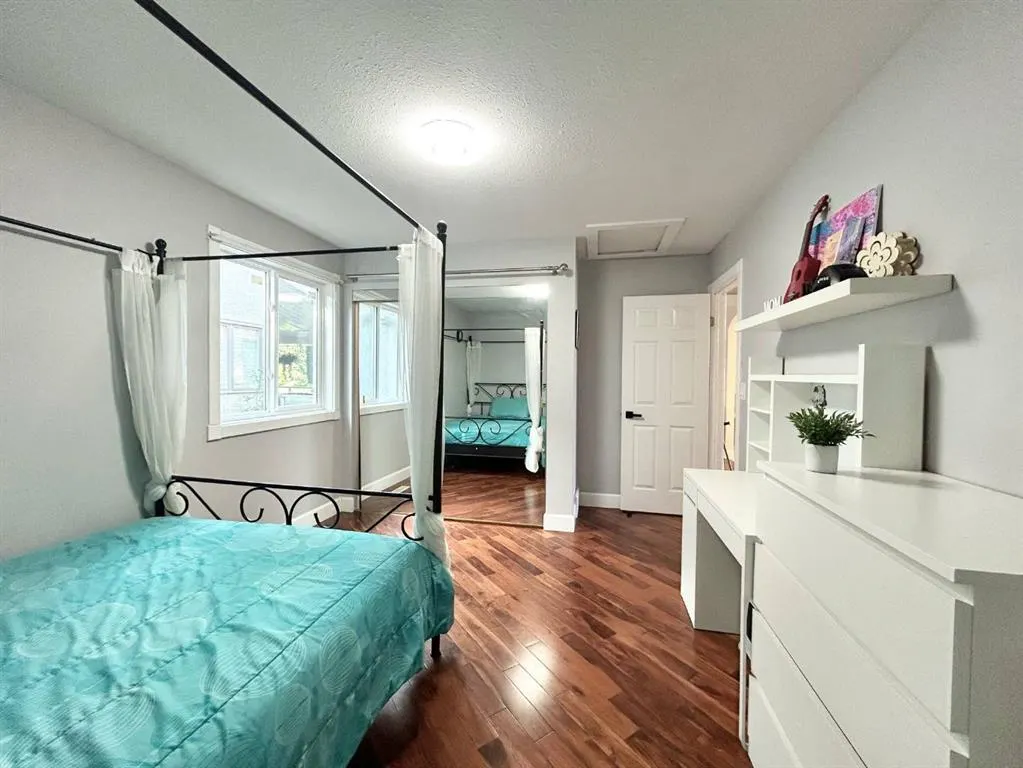 305 Lakeside Greens Crescent