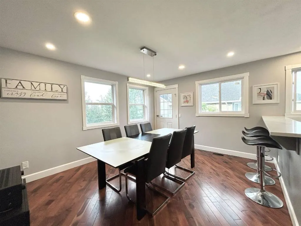 305 Lakeside Greens Crescent