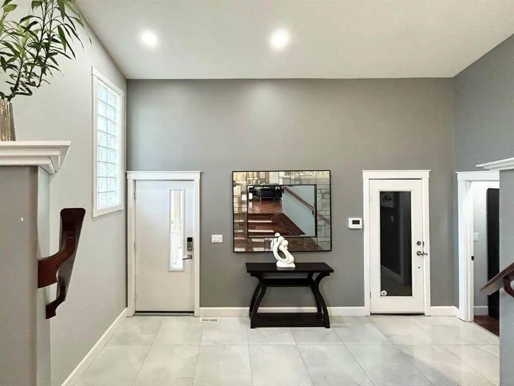 305 Lakeside Greens Crescent