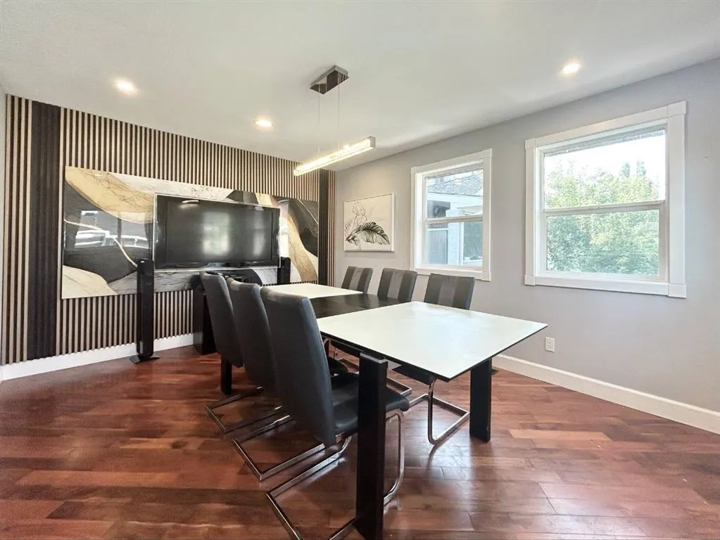 305 Lakeside Greens Crescent