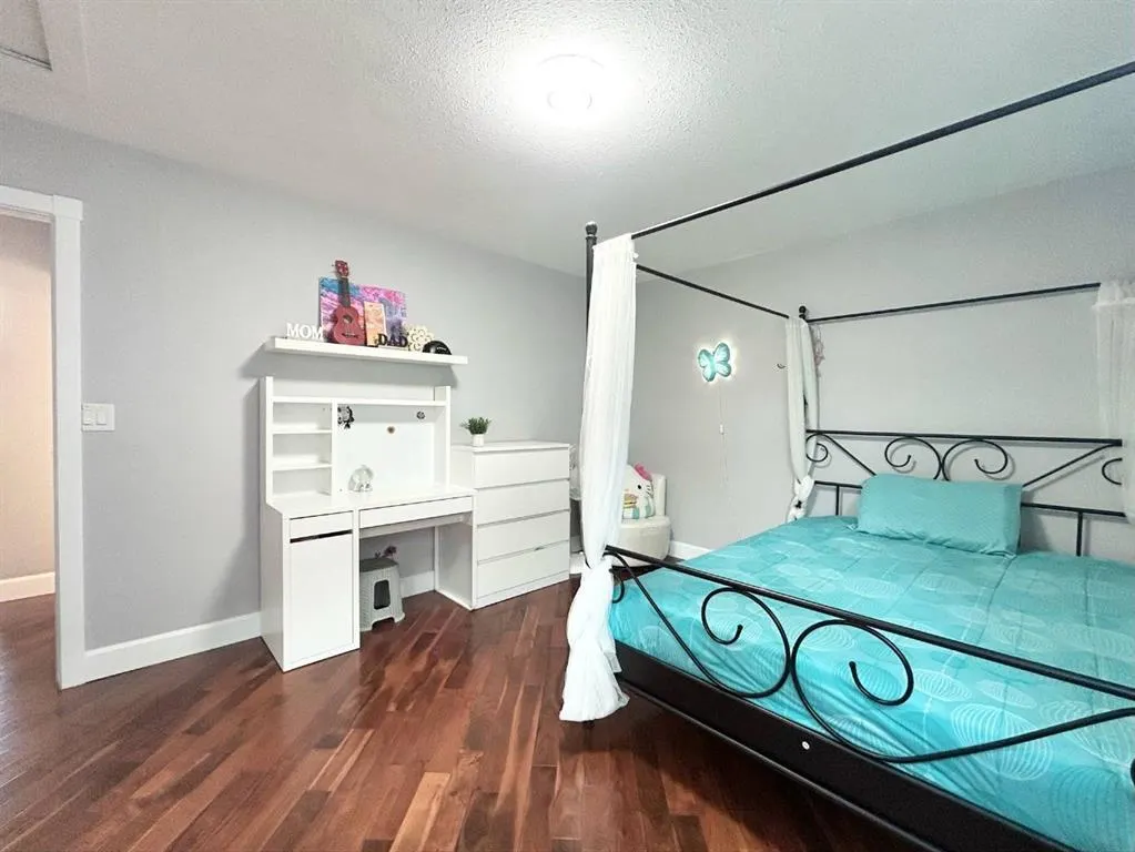 305 Lakeside Greens Crescent