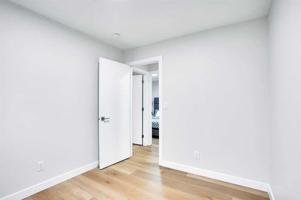 903B Queensland Drive SE