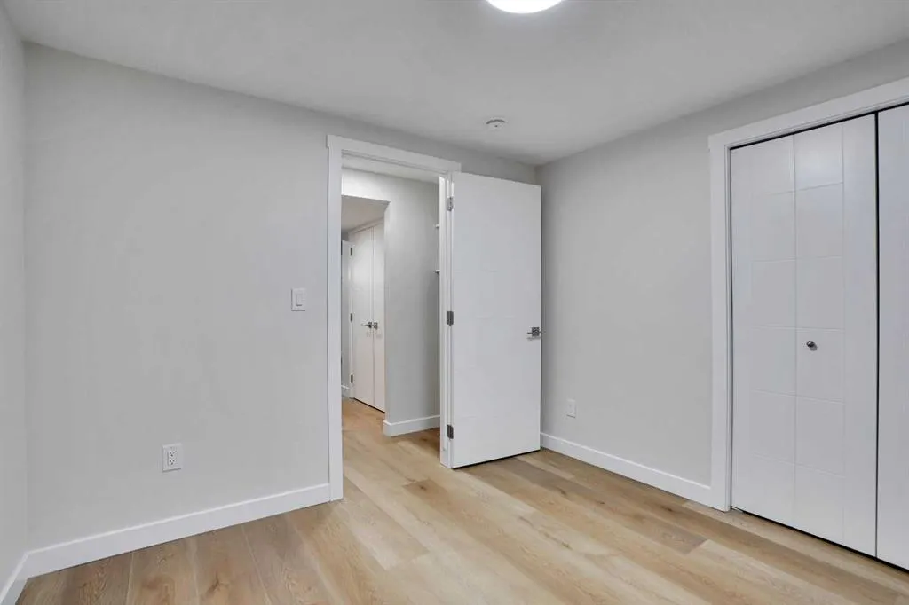 903B Queensland Drive SE