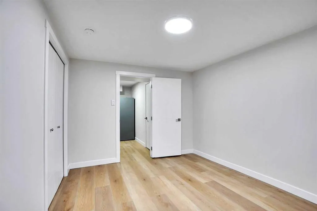 903B Queensland Drive SE