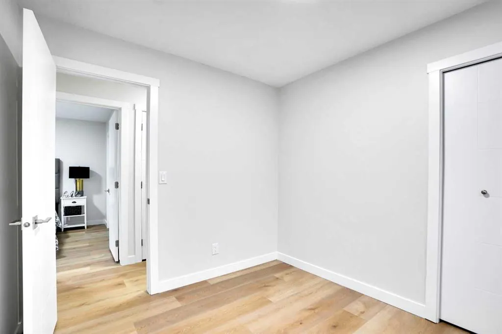 903B Queensland Drive SE