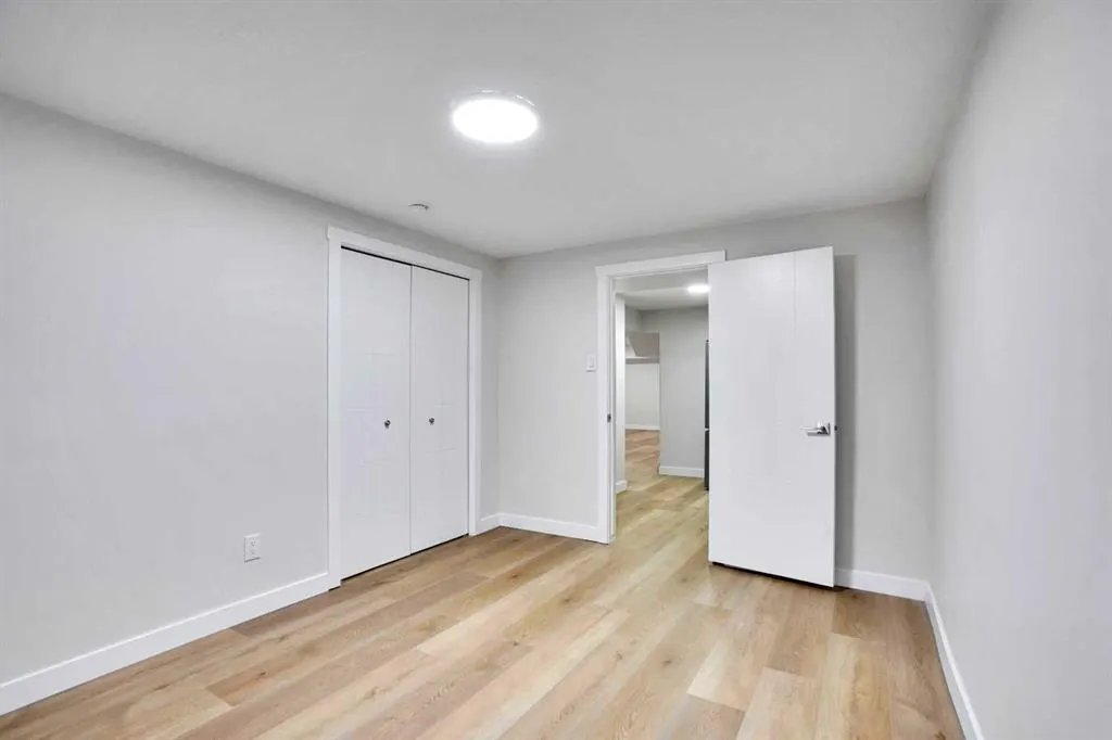 903B Queensland Drive SE