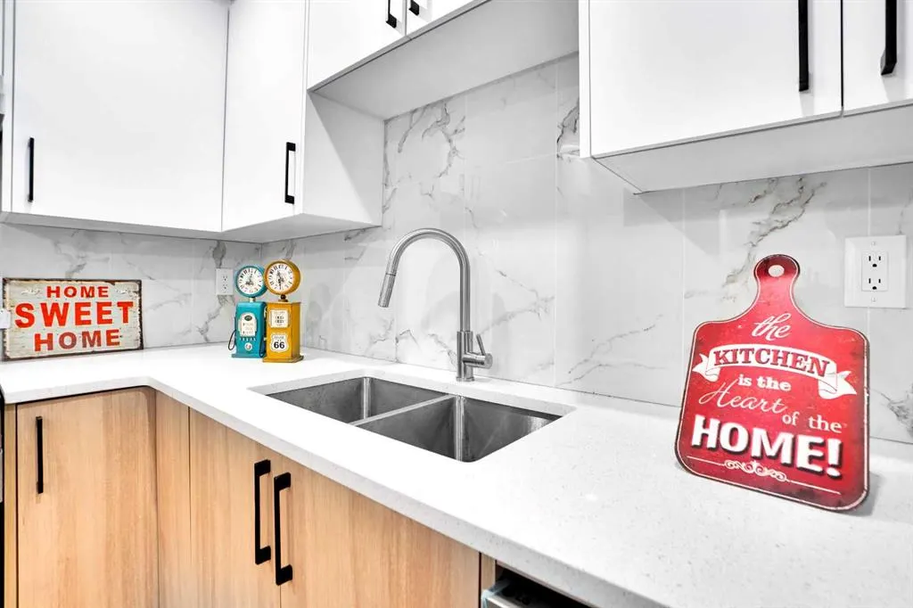 903B Queensland Drive SE