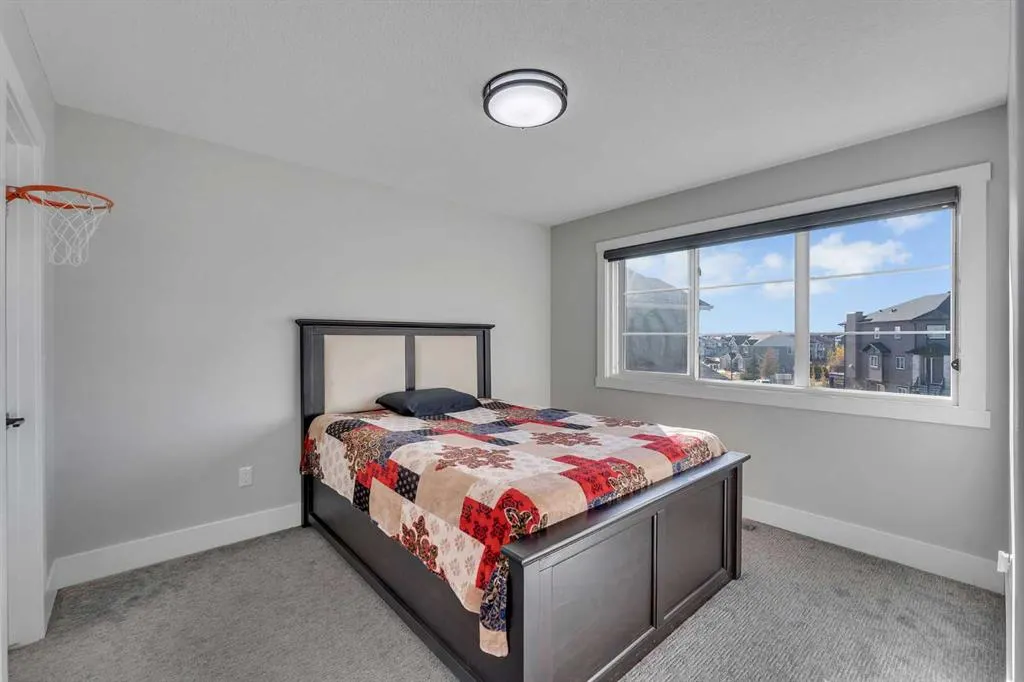 111 Kinniburgh Crescent