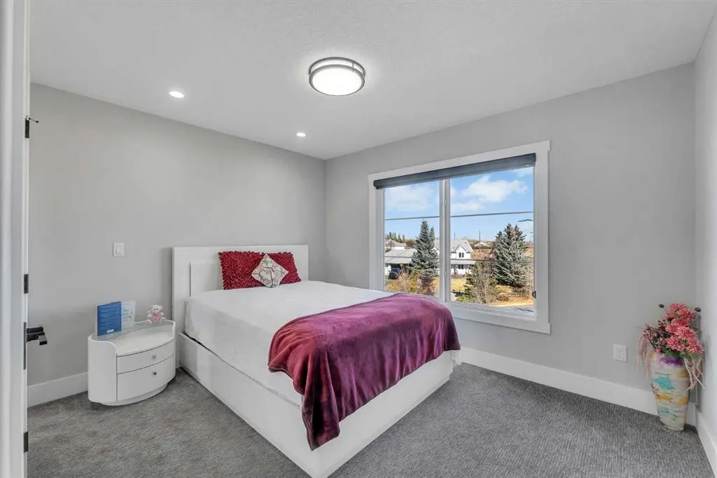 111 Kinniburgh Crescent