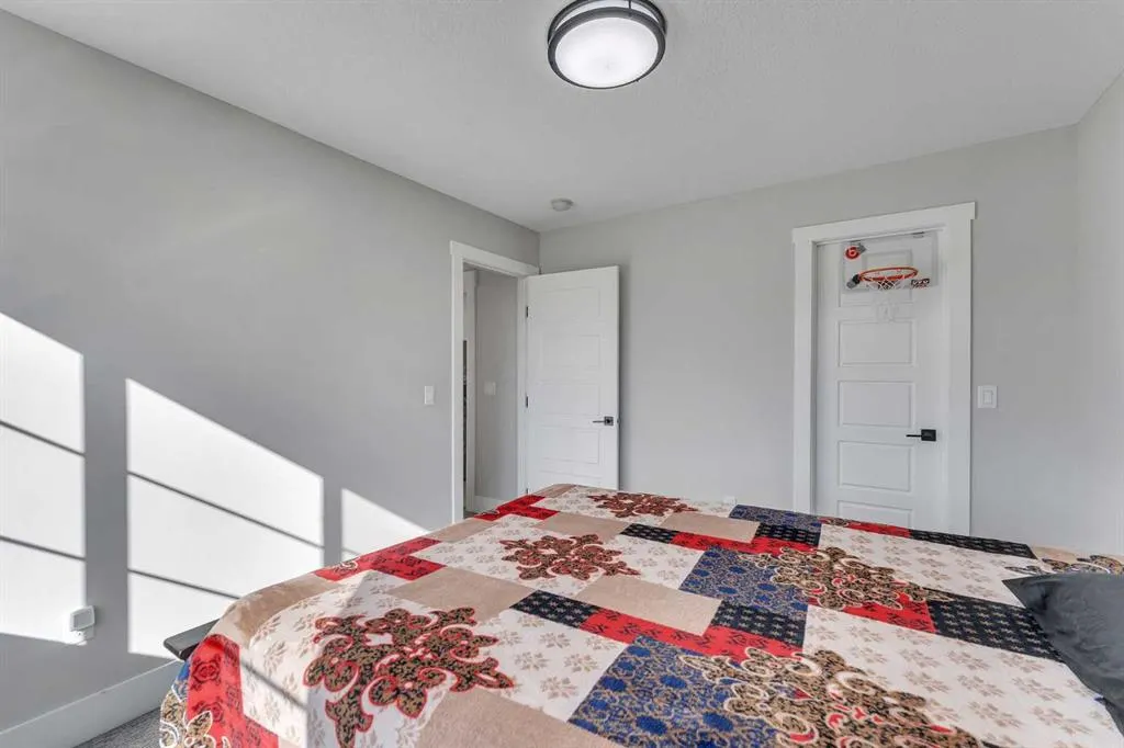 111 Kinniburgh Crescent