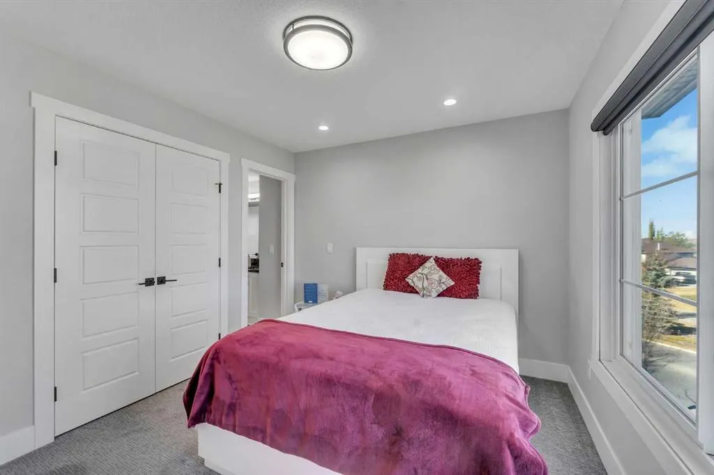 111 Kinniburgh Crescent