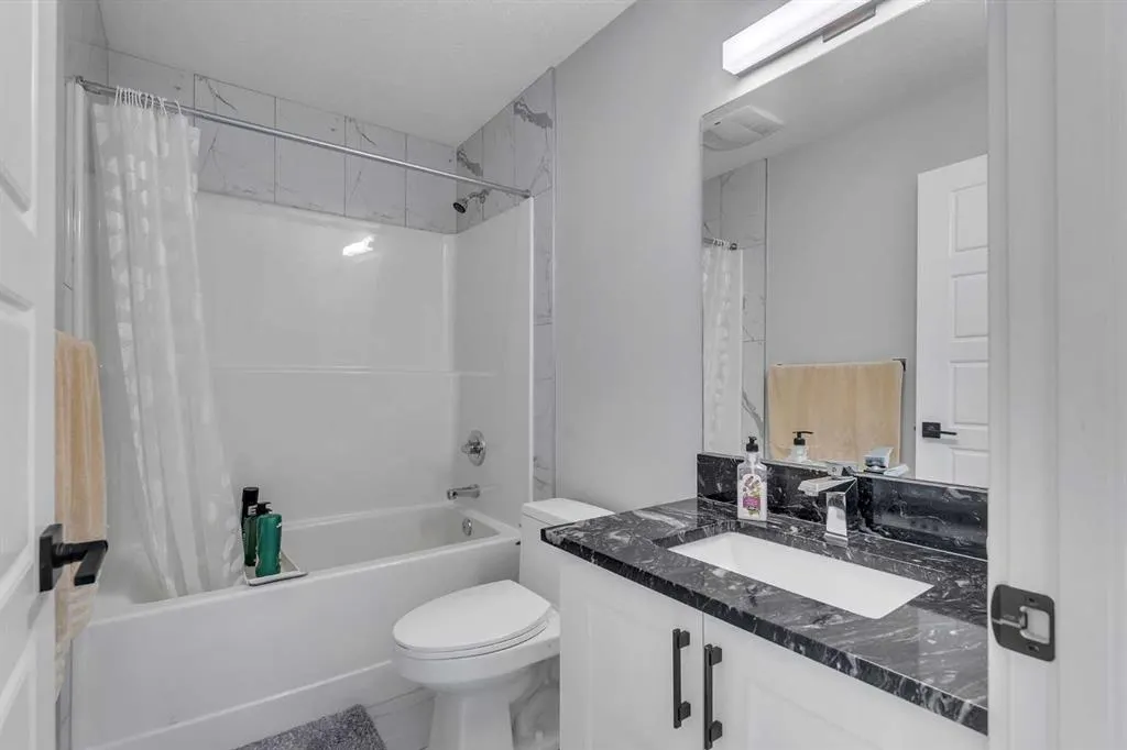 111 Kinniburgh Crescent