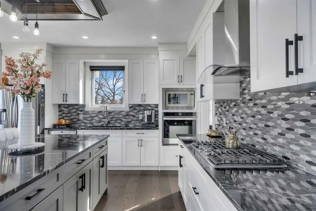 111 Kinniburgh Crescent