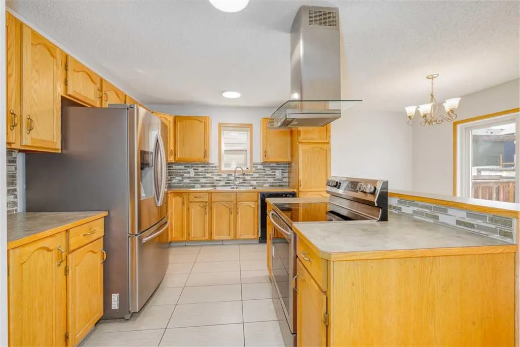 6013 Saddlehorn Drive NE