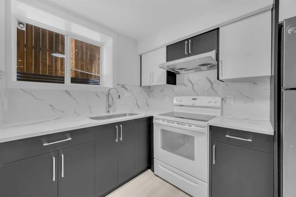 231 Saddlebrook Way NE