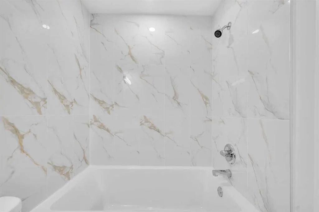 231 Saddlebrook Way NE