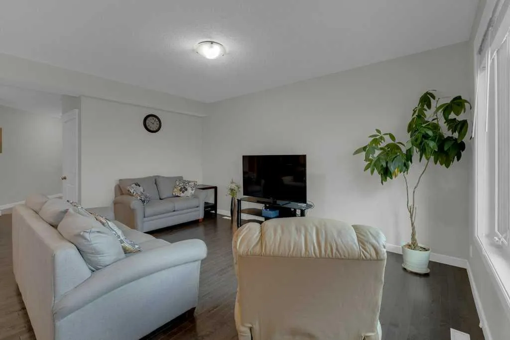 98 Evanscrest Terrace NW