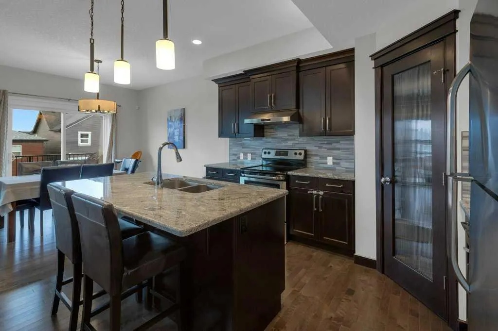 98 Evanscrest Terrace NW